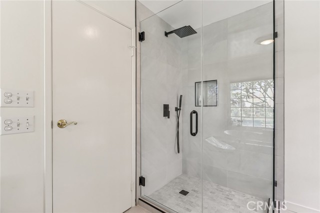 Detail Gallery Image 25 of 42 For 12131 Woodley Ave, Granada Hills,  CA 91344 - 4 Beds | 2/1 Baths