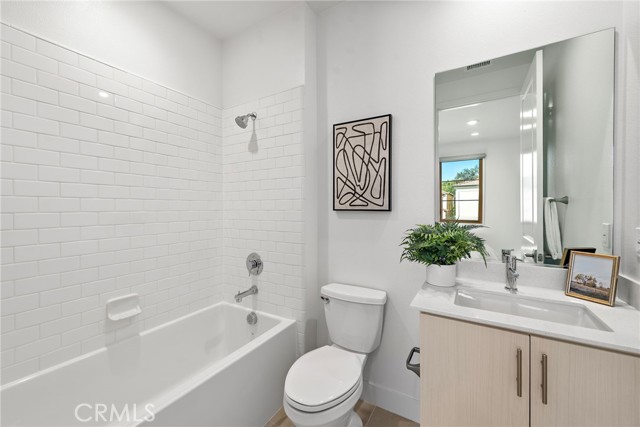 215 Sutters Mill, Irvine CA: https://media.crmls.org/medias/b6c03bf0-d14c-425c-9e9a-5947ae42d6ec.jpg