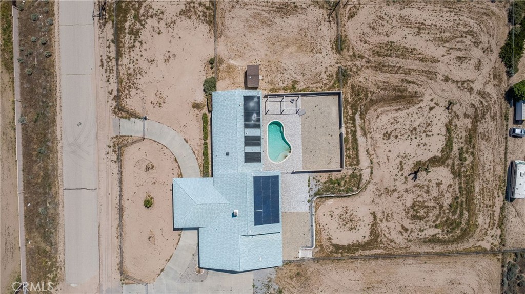 https://media.crmls.org/medias/b6c0904c-7e50-4abf-af46-eb1242cc6a31.jpg?preset=X-Large