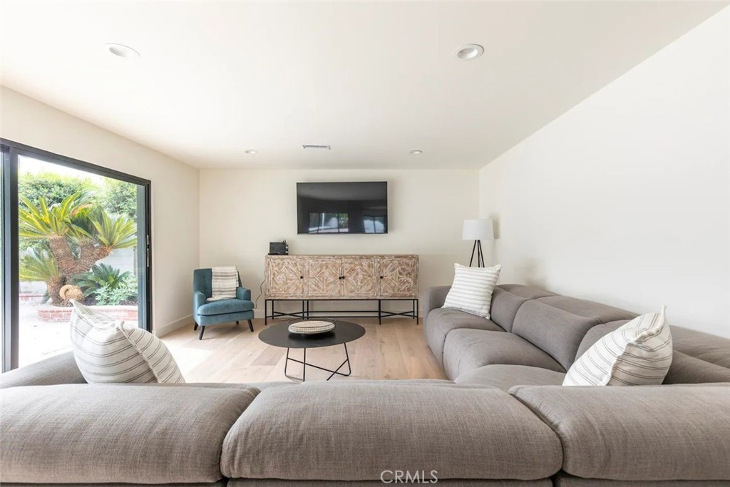 MLS #OC26110968 image #3