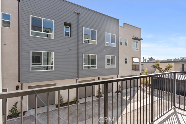 Detail Gallery Image 24 of 25 For 9423 1/2 N Sepulveda Blvd. #3,  North Hills,  CA 91343 - 2 Beds | 2/1 Baths