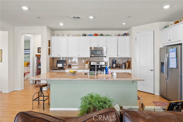 Detail Gallery Image 11 of 37 For 19120 Tiempo, Apple Valley,  CA 92308 - 3 Beds | 2 Baths