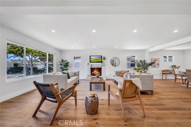 2725 Fisk Lane, Redondo Beach, California 90278, 4 Bedrooms Bedrooms, ,1 BathroomBathrooms,Residential,Sold,Fisk,PW22157941