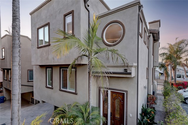 720 10th Street, Hermosa Beach, California 90254, 4 Bedrooms Bedrooms, ,3 BathroomsBathrooms,Residential,Sold,10th,SB21226543