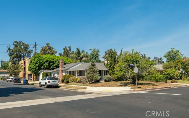 Detail Gallery Image 34 of 36 For 4603 Longridge, Sherman Oaks,  CA 91423 - 3 Beds | 2 Baths