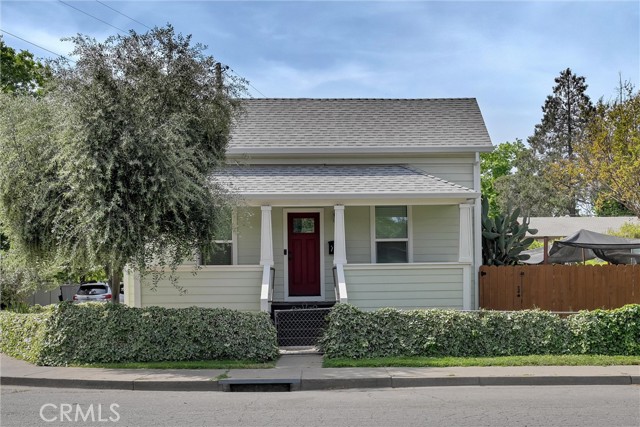 Detail Gallery Image 3 of 49 For 1764 Elm St, Chico,  CA 95928 - 2 Beds | 2 Baths