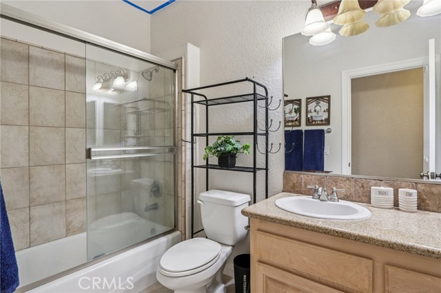 8294 Aster Road, Oak Hills CA: https://media.crmls.org/medias/b6c472d5-1201-4026-b176-e848dacbe8bd.jpg