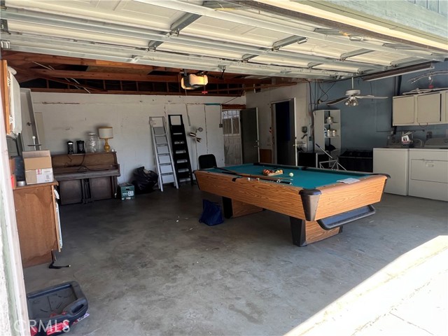 946 W Woodcrest Street, Bloomington CA: https://media.crmls.org/medias/b6c4b75a-83ba-4083-9491-7690678af090.jpg