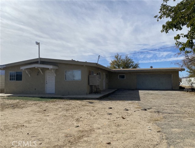 Detail Gallery Image 3 of 16 For 10380 Baker Rd, Lucerne Valley,  CA 92356 - 4 Beds | 2 Baths