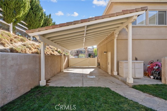 15355 Michael Crest Drive, Canyon Country CA: https://media.crmls.org/medias/b6c50182-afd0-4f96-be53-502b18dc6b41.jpg