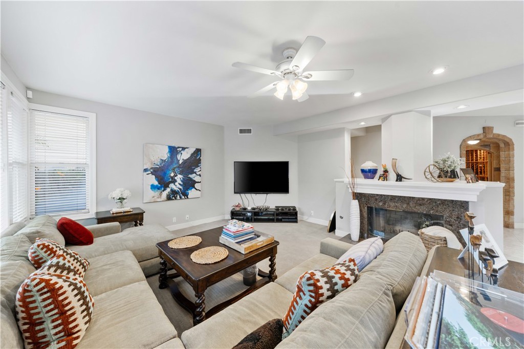 MLS #OC25182764 image #22