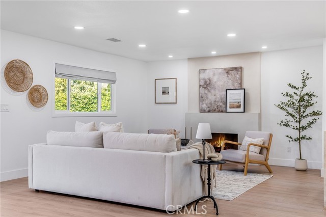 Detail Gallery Image 12 of 25 For 1608 Elm, Costa Mesa,  CA 92626 - 4 Beds | 2 Baths