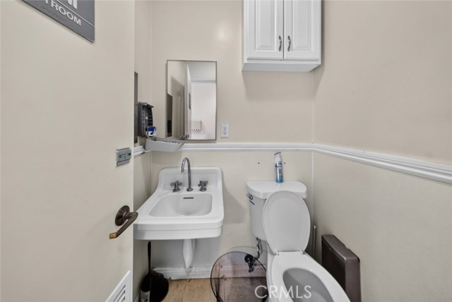  Commercial for Sale in Burbank, California