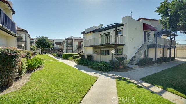 833 Cinnamon, Duarte CA: https://media.crmls.org/medias/b6c6cbca-3c92-48a6-918e-fccd3eb23ba3.jpg