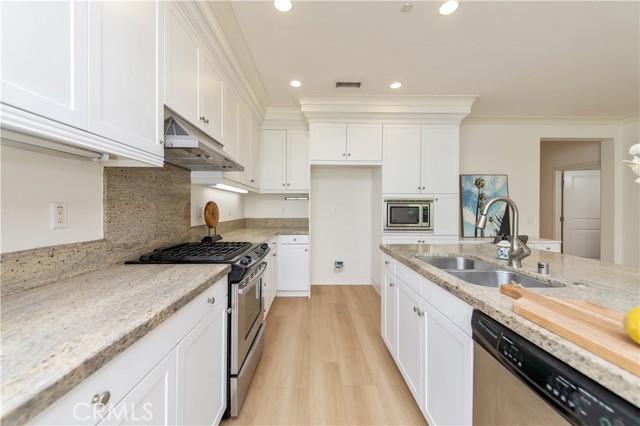 27 Maycrest, Irvine CA: https://media.crmls.org/medias/b6c81ffd-01e6-4d11-845d-fc3b31740333.jpg