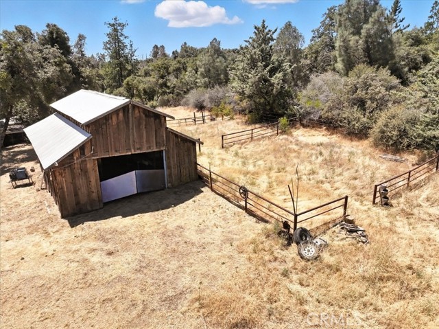 46467 Bissett Station Road, Oakhurst CA: https://media.crmls.org/medias/b6c8f045-4d1f-4b6b-8a77-3c6454730396.jpg