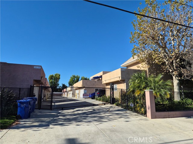 Detail Gallery Image 9 of 33 For 7615 Glade Ave #115,  Canoga Park,  CA 91304 - 3 Beds | 2/1 Baths
