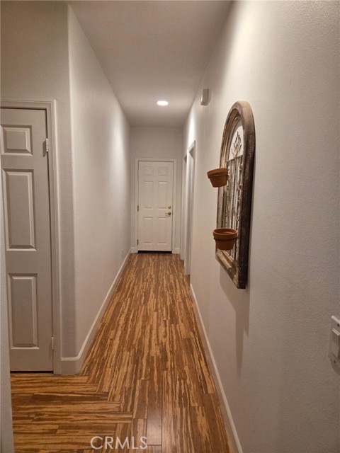 7871 Virtue Vista Drive, Jurupa Valley CA: https://media.crmls.org/medias/b6c9e8f3-5762-49e0-a3d3-688e45b8222d.jpg