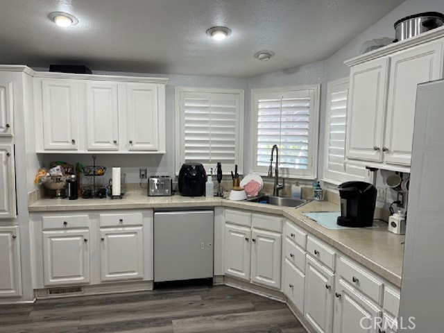 Detail Gallery Image 6 of 22 For 1550 Rimpau #1,  Corona,  CA 92881 - 3 Beds | 2 Baths