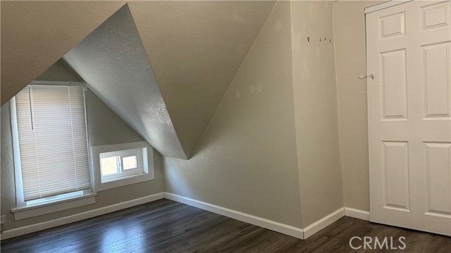 Detail Gallery Image 4 of 8 For 120 E 31st St #B,  Los Angeles,  CA 90011 - 2 Beds | 2 Baths