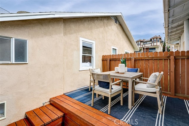 Detail Gallery Image 28 of 39 For 221 S Guadalupe, Redondo Beach,  CA 90277 - 3 Beds | 1 Baths