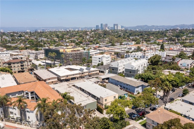 3337 S Durango Avenue, Los Angeles CA: https://media.crmls.org/medias/b6ccc20c-fd2d-4148-94e5-2893ecfc8b43.jpg