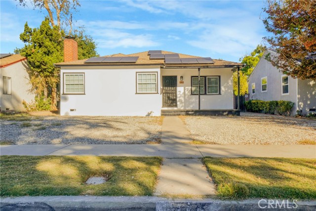 Detail Gallery Image 3 of 35 For 15035 Bassett St, Van Nuys,  CA 91405 - 3 Beds | 1 Baths