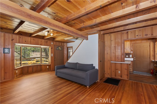 33294 Wild Rose Drive, Green Valley Lake CA: https://media.crmls.org/medias/b6ccd830-b3d5-40af-aa81-19bb10f4dd94.jpg