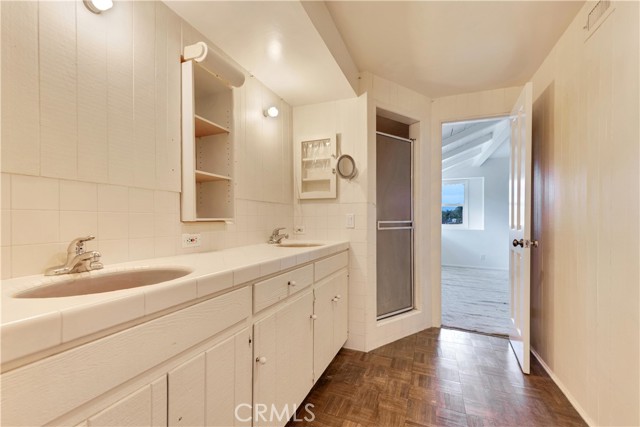 Detail Gallery Image 42 of 58 For 4771 Vista De Oro, Woodland Hills,  CA 91364 - 6 Beds | 4/1 Baths