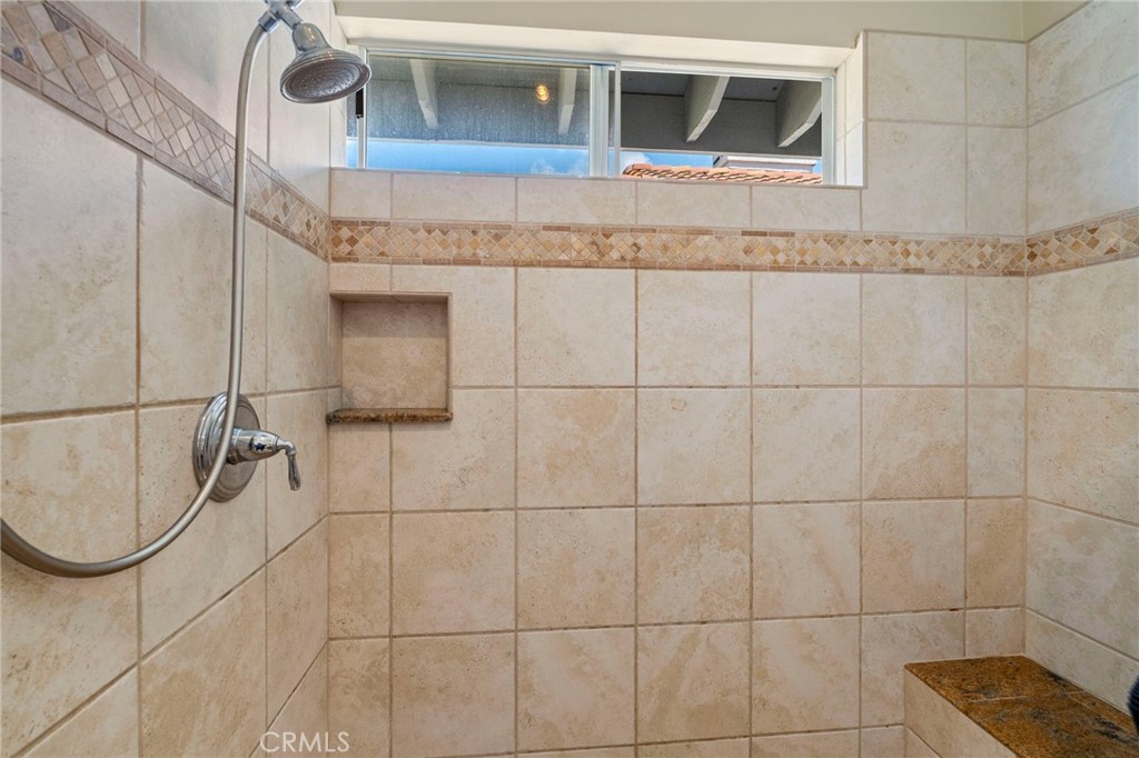 MLS #OC25192282 image #24