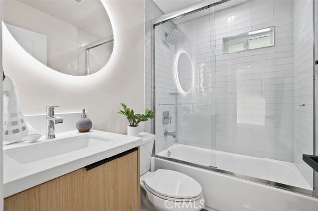 9425 Gierson Avenue, Chatsworth CA: https://media.crmls.org/medias/b6cef797-c42a-4873-9ba7-cfe31de22532.jpg