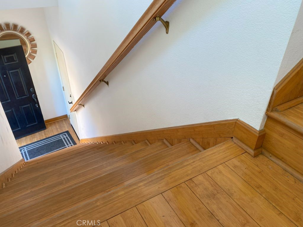 https://media.crmls.org/medias/b6cf4a80-9fb0-4926-83d9-3b8300a6d45f.jpg?preset=X-Large