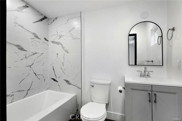 Detail Gallery Image 6 of 7 For 633 1/2 N Benton Way, Silver Lake Los Angeles,  CA 90026 - 1 Beds | 1 Baths