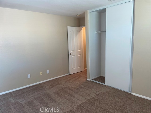 Detail Gallery Image 15 of 22 For 15107 Linking Ln, Victorville,  CA 92394 - 4 Beds | 2/1 Baths