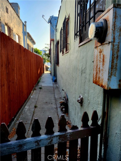 6812 South Van Ness photo 19