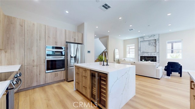 Image 14 of 75 For 421 Catalina Street