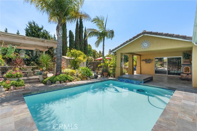 Detail Gallery Image 4 of 59 For 527 San Antonio Dr, Santa Maria,  CA 93455 - 4 Beds | 3 Baths