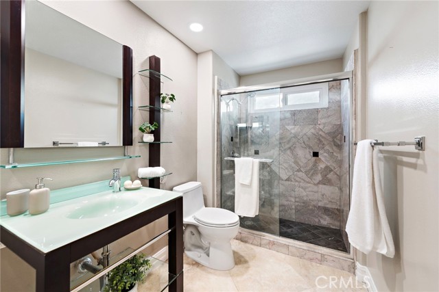 22242 Wayside, Mission Viejo CA: https://media.crmls.org/medias/b6d1d260-aee4-4956-9bcf-25a92f1712d7.jpg