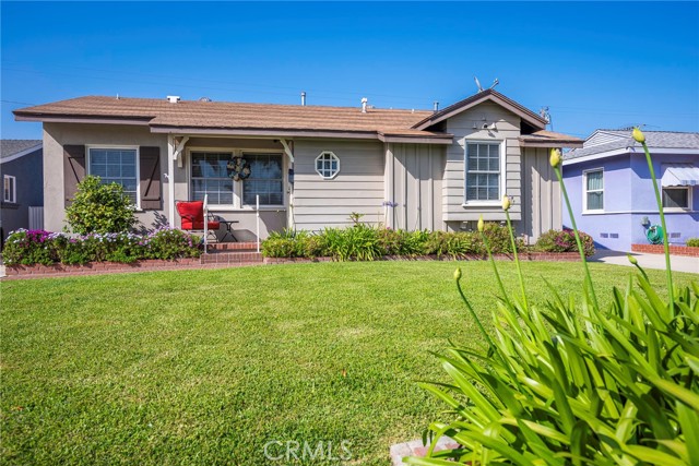 Detail Gallery Image 3 of 30 For 9535 Prichard St, Bellflower,  CA 90706 - 3 Beds | 1/1 Baths