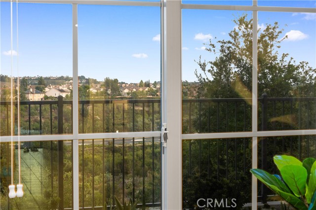 1928 Aliso Canyon Drive, Lake Forest CA: https://media.crmls.org/medias/b6d3b158-62d0-4683-985f-57678bd82814.jpg