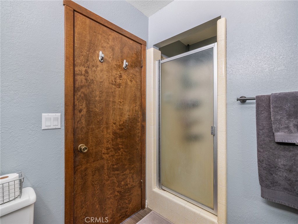 https://media.crmls.org/medias/b6d47ed4-c9e8-4010-9190-66d1d96452de.jpg?preset=X-Large