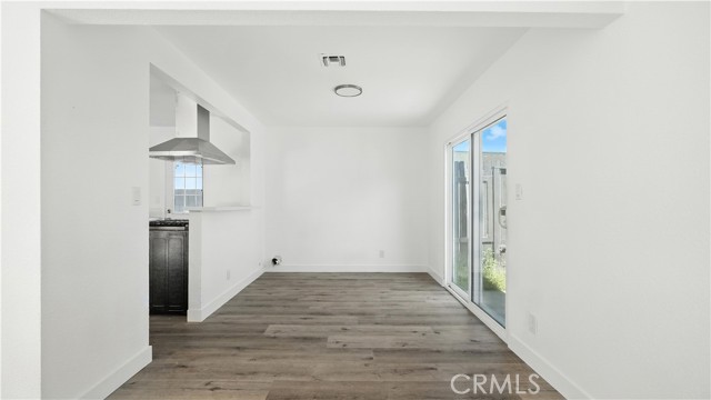 Detail Gallery Image 5 of 21 For 3659 110th, Inglewood,  CA 90303 - 5 Beds | 3 Baths