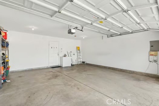 https://media.crmls.org/medias/b6d4a228-c51b-469d-a6f9-c40d4ca2c251.jpg?preset=X-Large