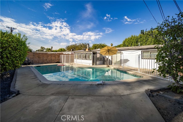 Detail Gallery Image 15 of 17 For 27416 Dewdrop Ave, Canyon Country,  CA 91351 - 4 Beds | 2 Baths