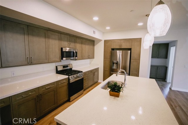 2850 Wagon Wheel Rd, Oxnard CA: https://media.crmls.org/medias/b6d73999-8268-4fec-a000-3e7d0b171051.jpg