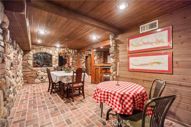 Detail Gallery Image 50 of 75 For 7008 Hawarden Dr, Riverside,  CA 92506 - 6 Beds | 5/1 Baths
