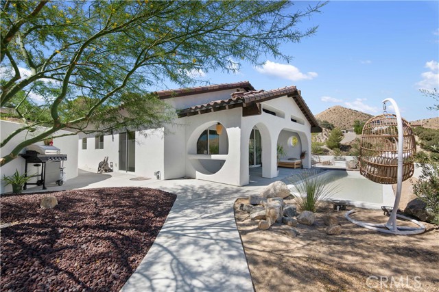 54001 Ridge Road, Yucca Valley CA: https://media.crmls.org/medias/b6d7c40c-011f-40a1-b160-c45ccdecfd64.jpg