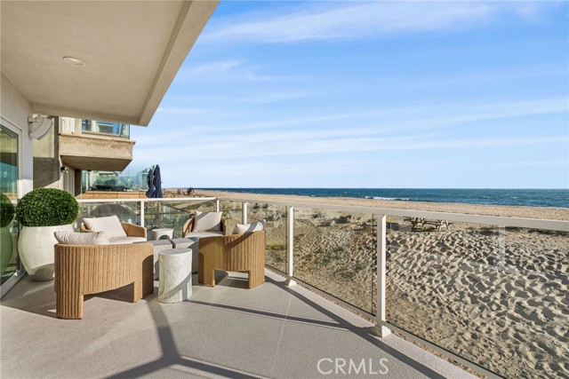 105 A Surfside Avenue, Surfside CA: https://media.crmls.org/medias/b6d8489b-96cd-4ab3-9d1c-f22f90712ede.jpg