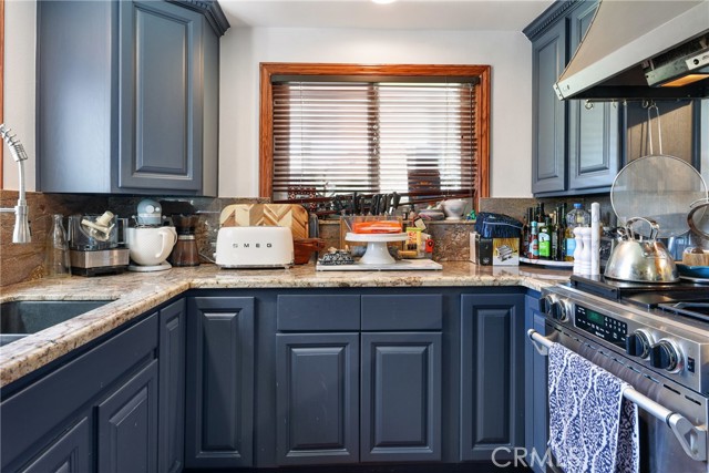 Detail Gallery Image 13 of 54 For 2642 Westminster Pl, Costa Mesa,  CA 92627 - 3 Beds | 2 Baths