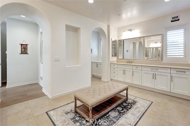 Detail Gallery Image 37 of 60 For 6845 Shadow Wood Dr, Moorpark,  CA 93021 - 5 Beds | 4/1 Baths